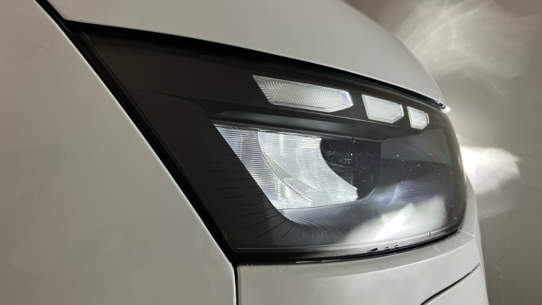 Volkswagen Transporter T32 Swb Electric 160kW 65kWh Commerce Pro Van Auto